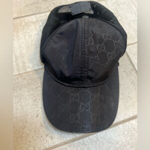Black Gucci logo hat